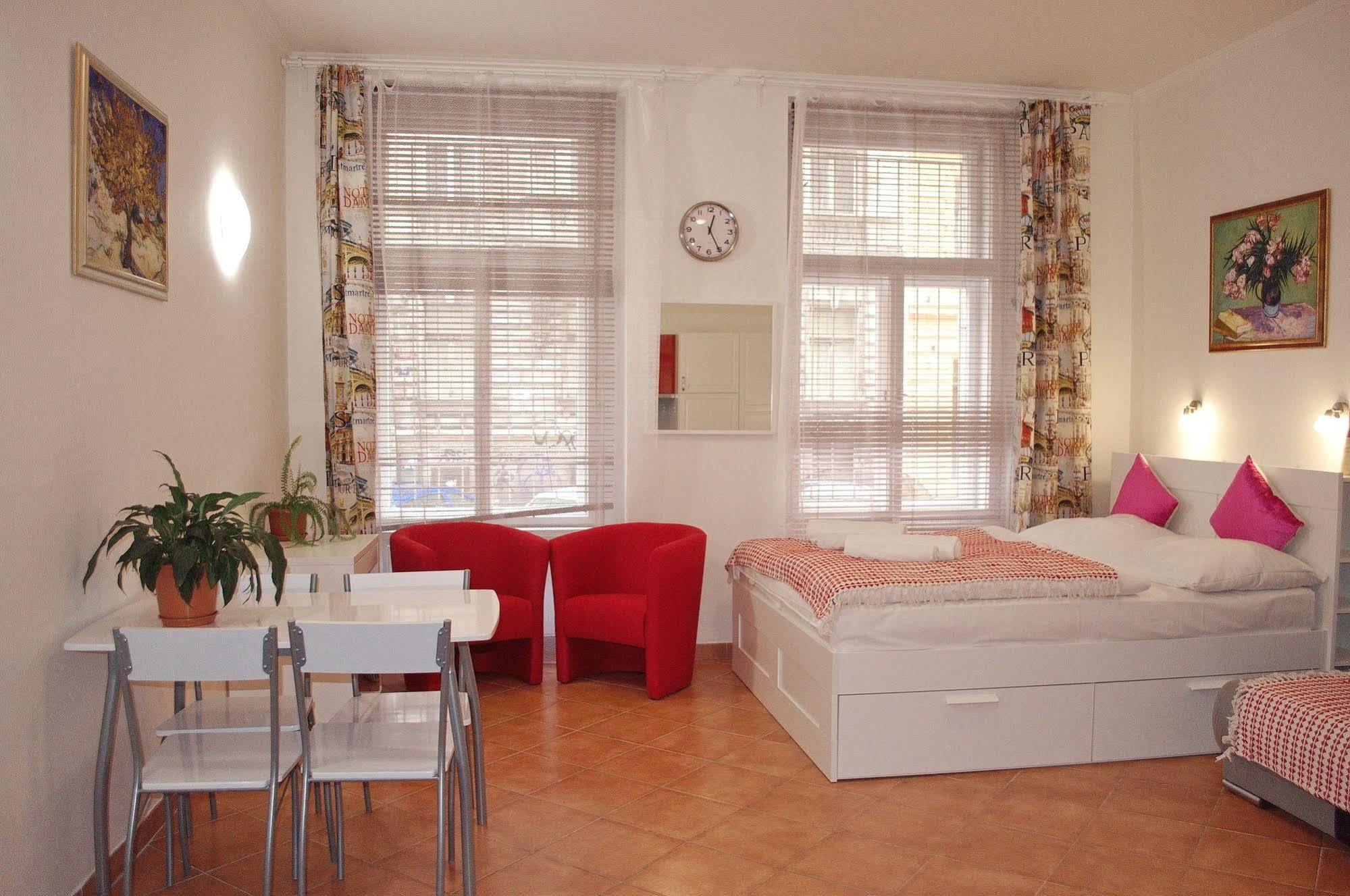 Apartment プラハ エクステリア 写真